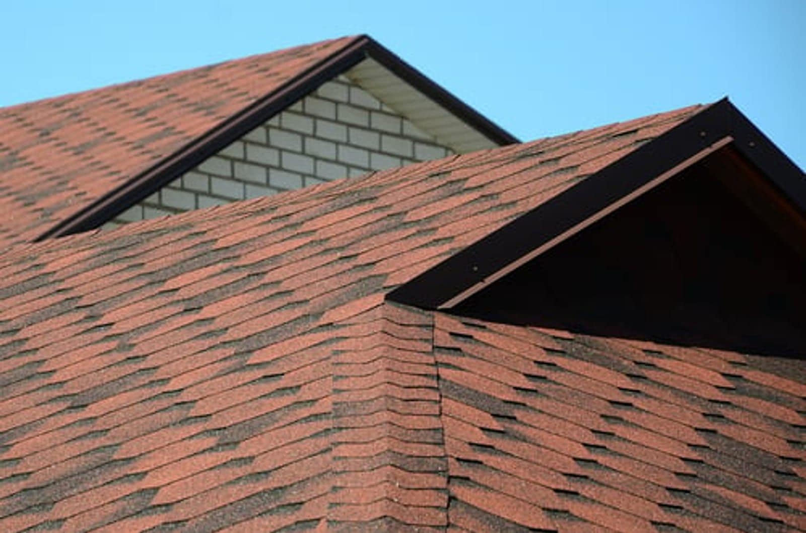 New architectural shingle roof with dormers installed by Global Roofing and Construction in Wichita, Kansas